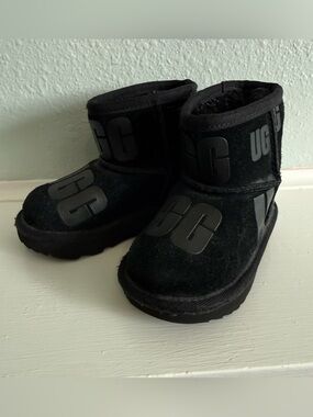 Toddler Ugg Mini Size 6